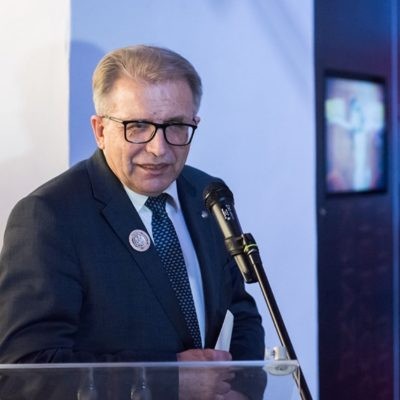 zdjęcie przedstawia przewodniczącego sejmiku województwa dolnośląskiego andrzeja jarocha