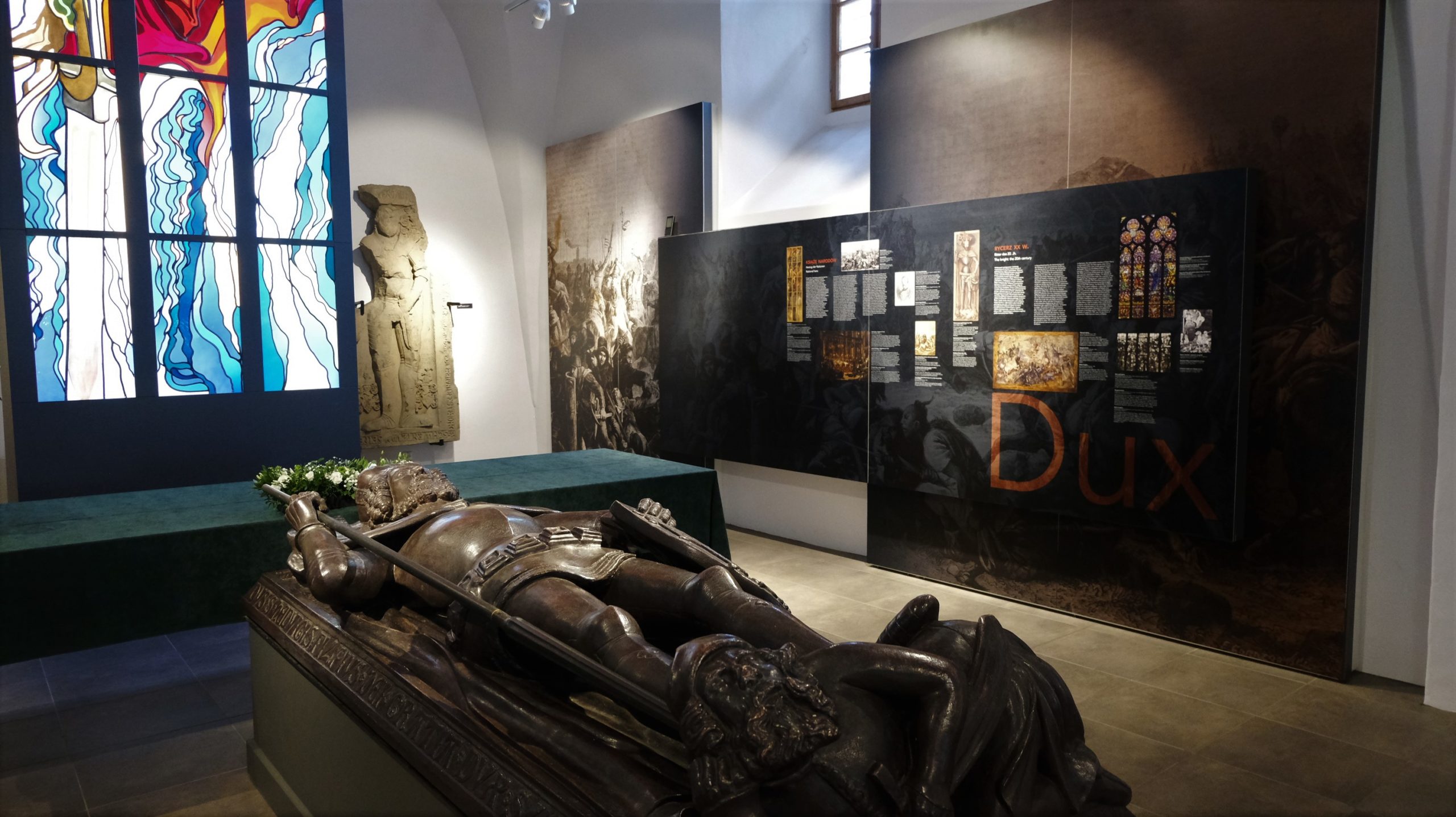 zdjęcie przedstawia pomnik henryka drugiego pobożnego w muzeum bitwy legnickiej w legnickim polu